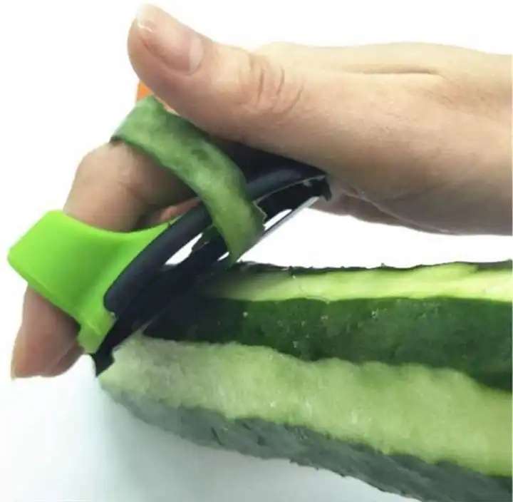 Plastic Stainless steel double finger fruit ,palm and vegetable peeler - Image 2